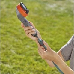 Tuindouche GARDENA Trio -Winkel Voor Plantenzaden En Meststoffen tuindouche gardena trio 1646296536 2 600